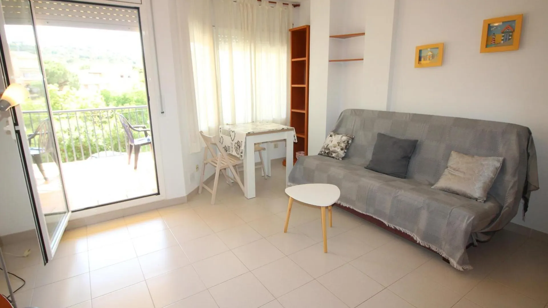 Apartamento Con Terraza A 150 M De La Playa De Grifeu, Ideal Para 4 Personas - Es-228-50 Llança Apartment