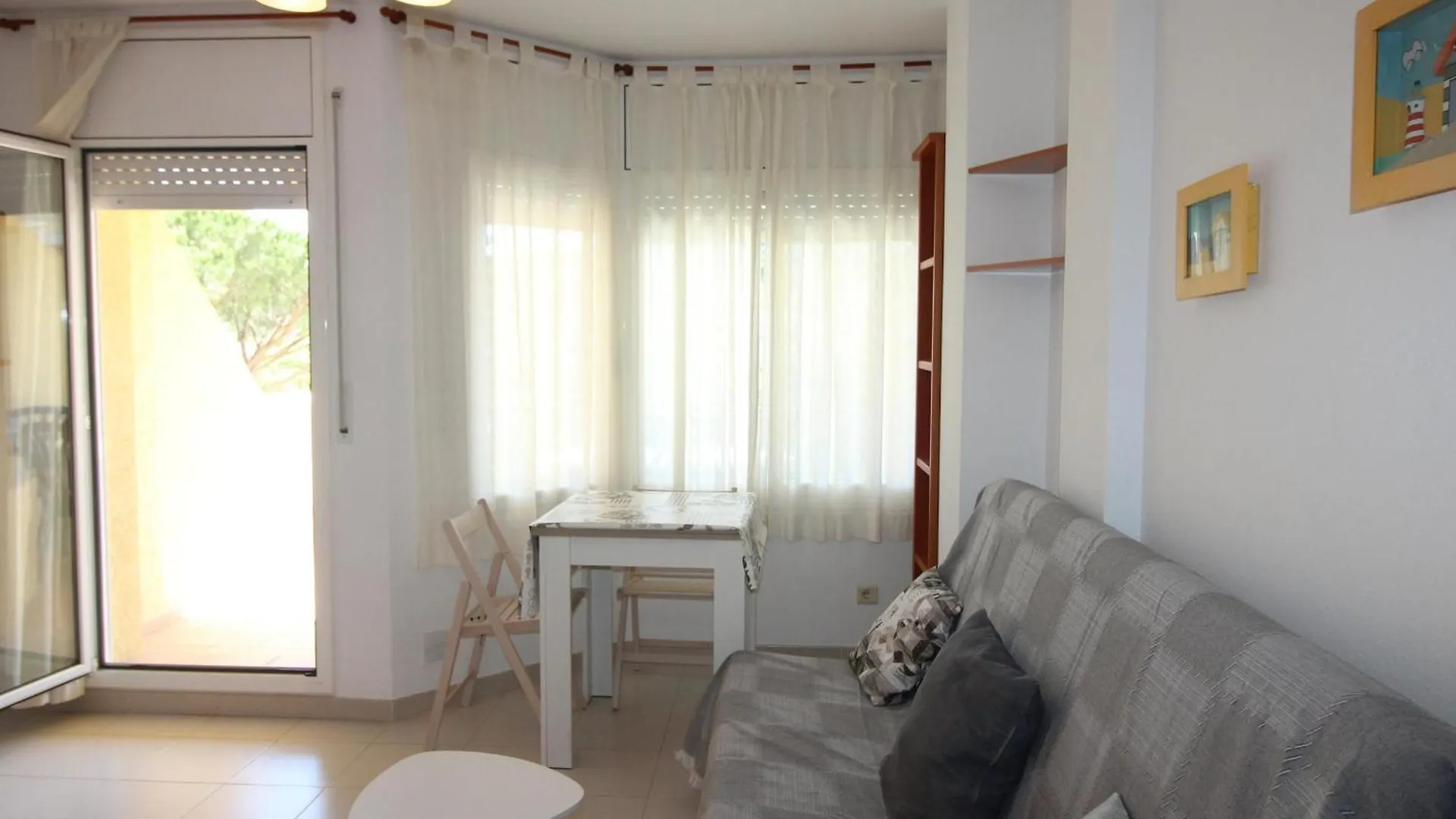 Apartment Apartamento Con Terraza A 150 M De La Playa De Grifeu, Ideal Para 4 Personas - Es-228-50 Llança